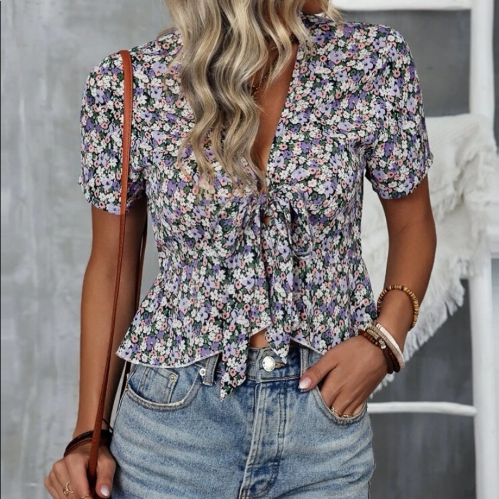 ALLOVER FLORAL PRINT KNOT FRONT PEPLUM BLOUSE